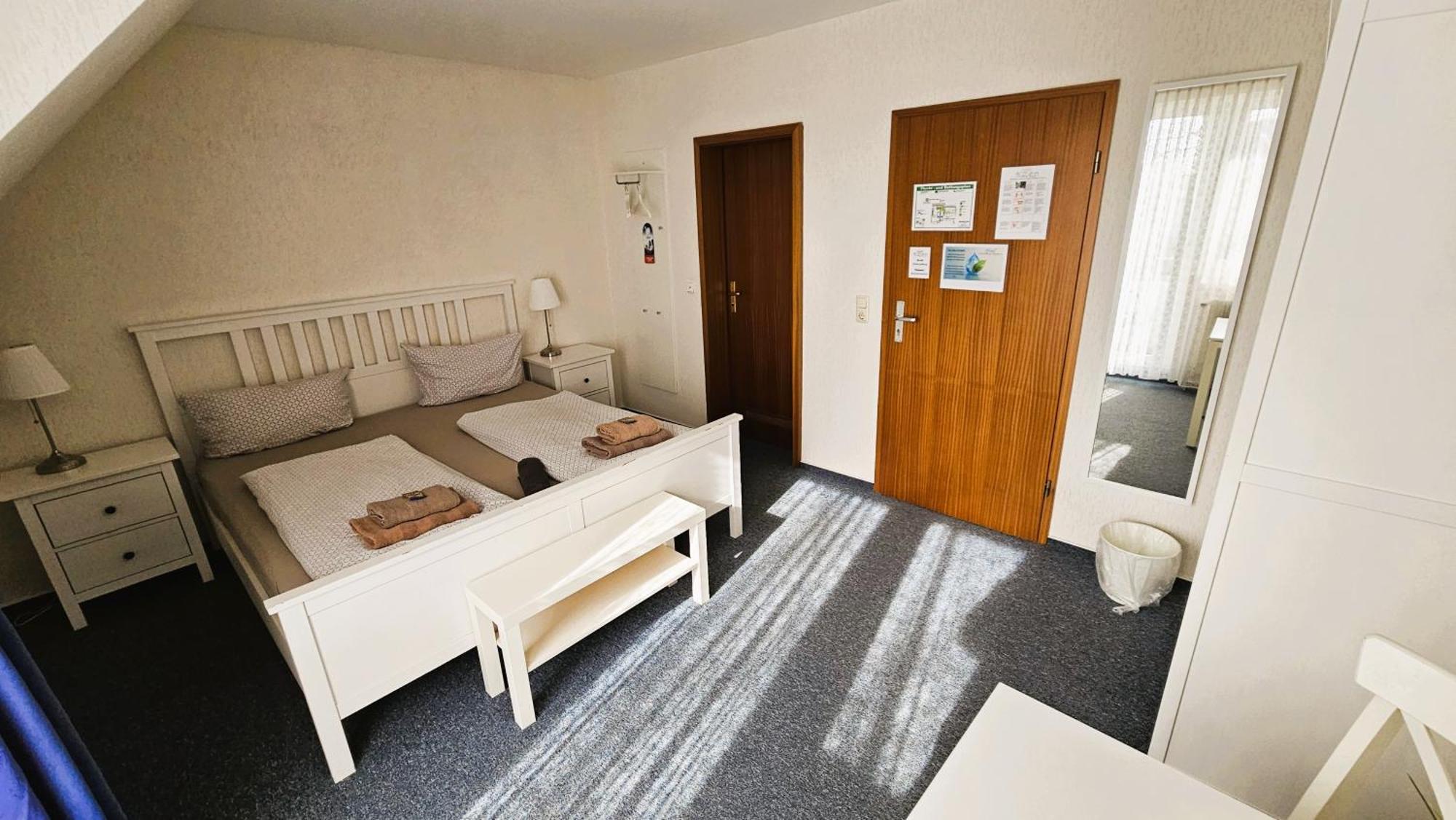 Hotel Dorfkrug Buesum Kamer foto