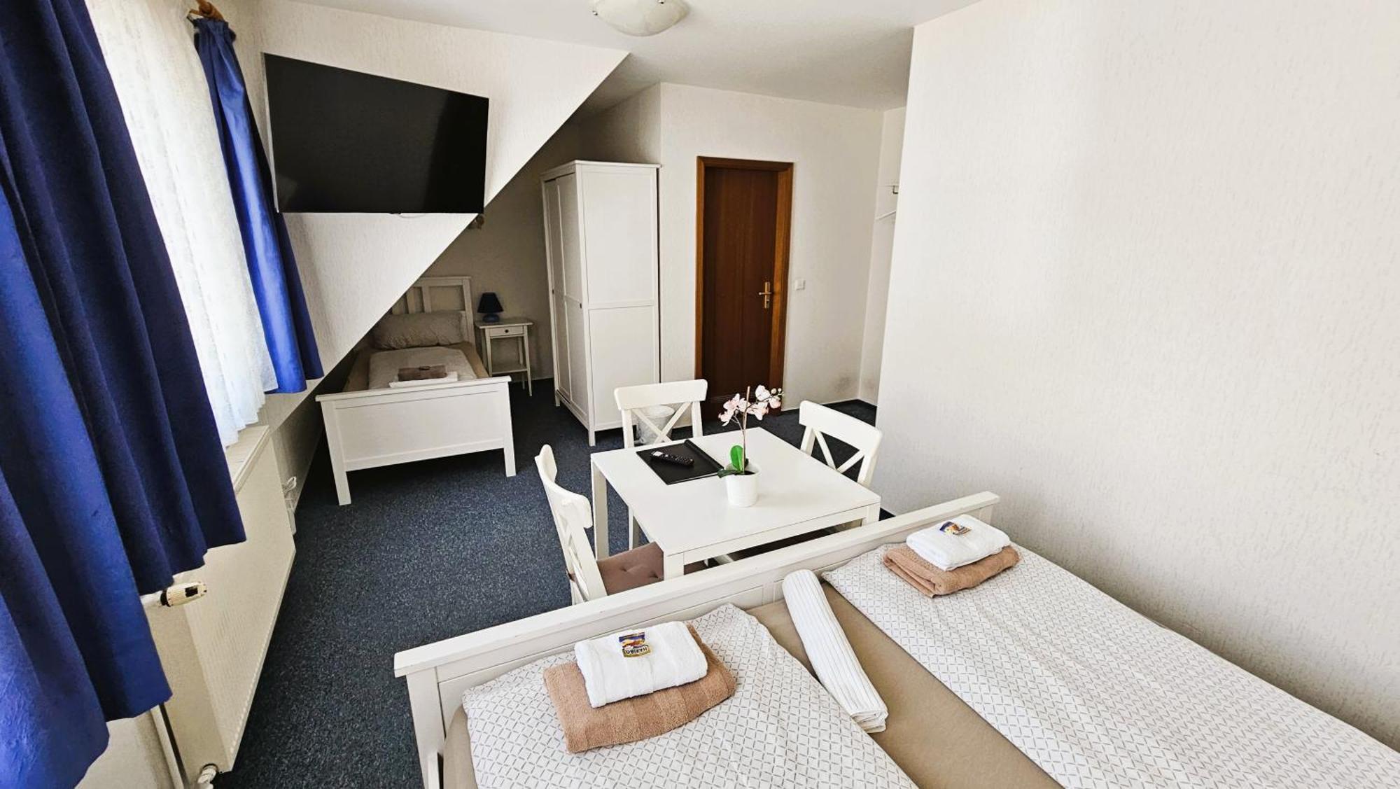 Hotel Dorfkrug Buesum Buitenkant foto
