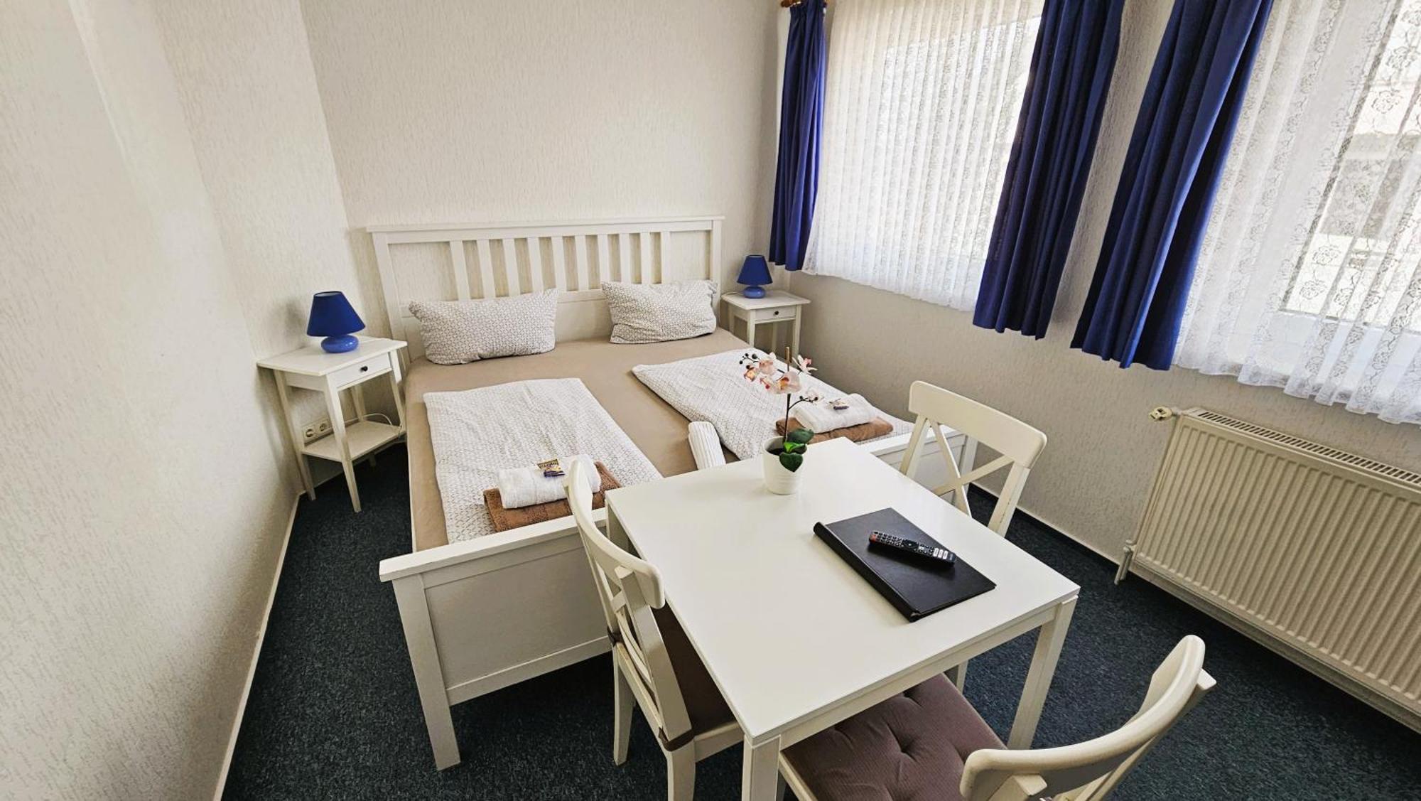 Hotel Dorfkrug Buesum Buitenkant foto